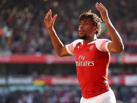 Sao Arsenal bị chỉ trích vì hành động phi thể thao