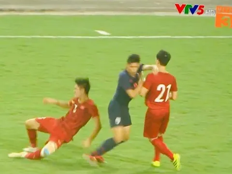 'Cầu thủ Thái Lan ức chế, vung tay đấm vào mặt Đình Trọng'