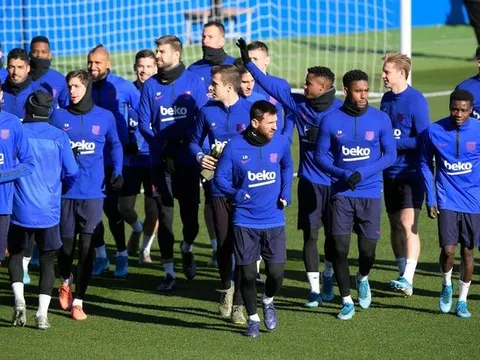 Cay HLV Setien, 2 sao Barca suýt "tẩn" nhau trên sân tập?