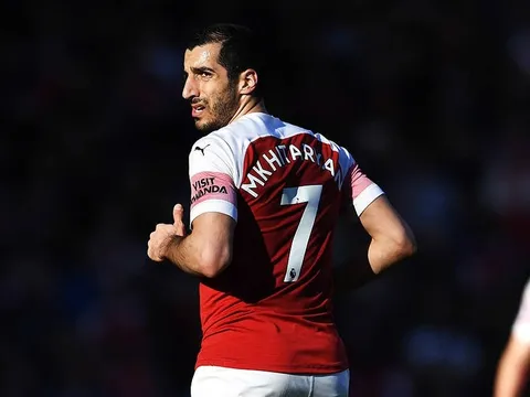 CĐV Arsenal: "Nếu Ronaldo và Messi thì đã khác, UEFA đúng rác rưởi"