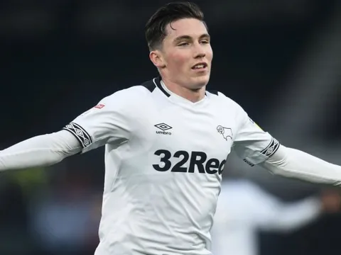 CĐV Liverpool "nhói lòng" vì tương lai của "Torres mới"