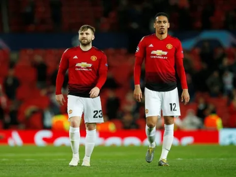 CĐV Man Utd điên tiết: "Anh ta là đồ rác rưởi, nên rời khỏi đội"
