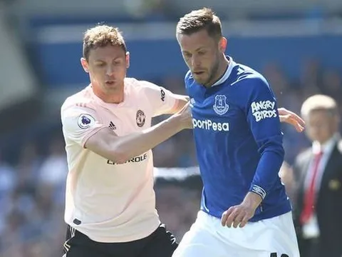 CĐV Man Utd điên tiết: "Bán anh ta ngay đi, thật vô dụng"