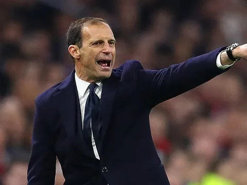 CĐV Man Utd tiếc vì Allegri bị sa thải quá... muộn