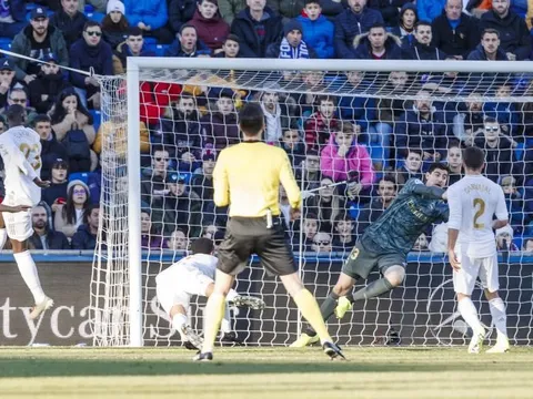 CĐV Real, còn ai nhớ Keylor Navas nữa không?