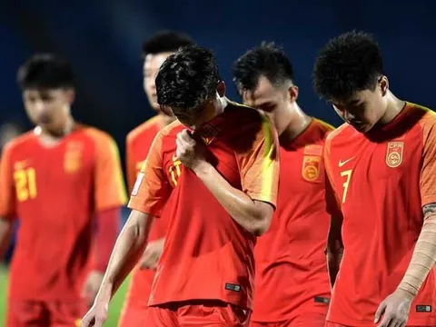 CĐV Trung Quốc rên xiết: Thật nhục nhã, đúng là 1 đội tuyển "vô dụng"