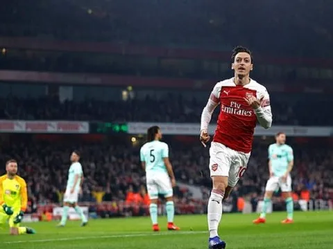Chấm điểm Arsenal: Ozil trở lại với phong độ hủy diệt