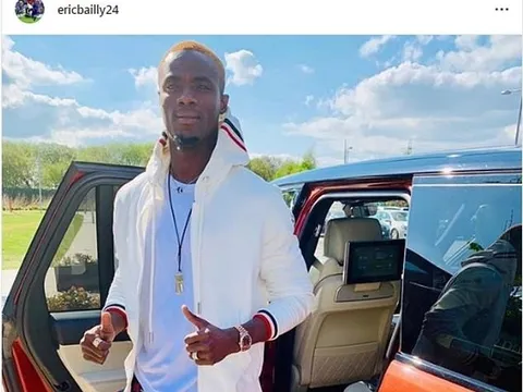 Chân đeo nạng, Eric Bailly tuyên bố mạnh mẽ sau khi nghỉ hết mùa