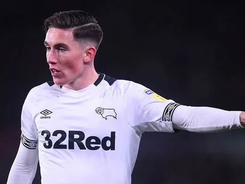 Châu Âu náo loạn vì Liverpool sẵn sàng chia tay "Torres mới"