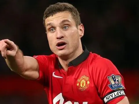 Chê MU đá tệ, chuyên gia bị Vidic lườm trên sóng truyền hình