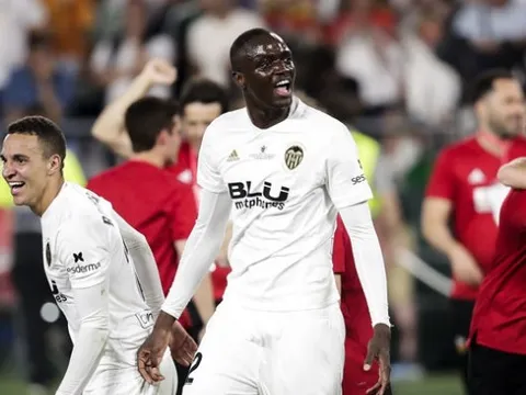 Chelsea cạnh tranh cùng Bầy Sói cho chữ ký của trung vệ 22 tuổi