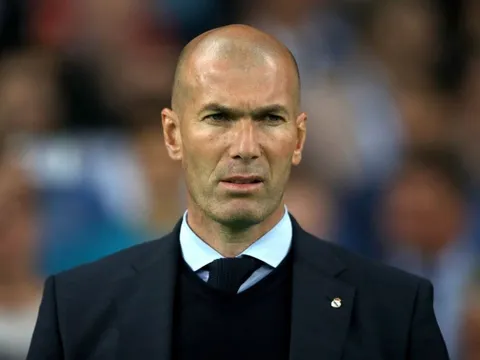Chelsea có thể mất Zidane vì FIFA