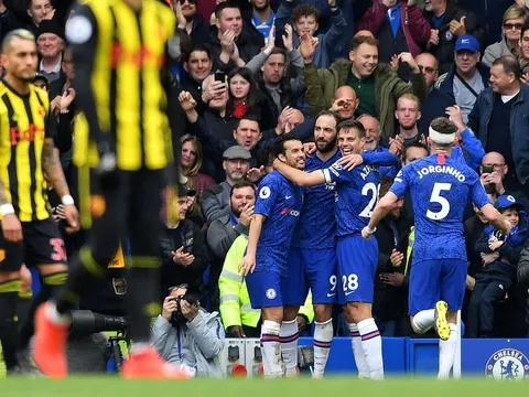 "Chelsea cứ để cậu ấy ra đi, hãy học theo Liverpool"