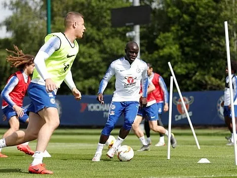 Chelsea đón 'quái vật' tuyến giữa trở lại đối đầu Arsenal