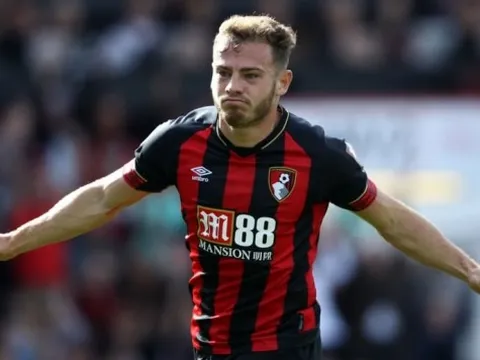 Chelsea và Arsenal cùng để mắt đến "vua kiến tạo" Ngoại Hạng Anh