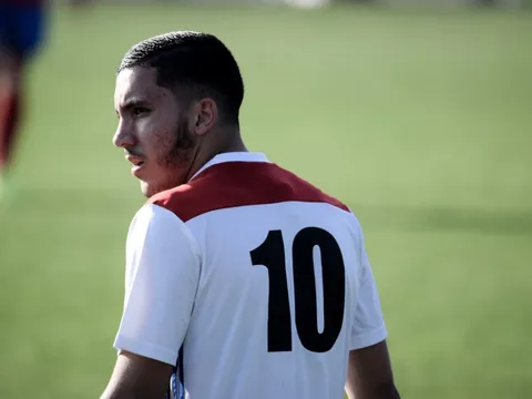 Man Utd bất ngờ đột kích Ligue 1, chú ý sao trẻ lạ hoắc