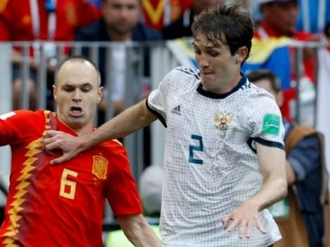 Chi 22 triệu, Man Utd đón tài năng gốc Brazil về thay Antonio Valencia