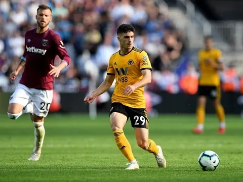 Chi "bèo", Barca vẫn có sao trẻ của kẻ "hạ sát" Man Utd