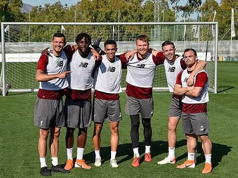 Chia đội hình đá "6vs6" và đây là kết quả cuộc đấu nội bộ Liverpool