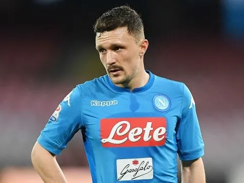 Chia tay Abate, AC Milan nhắm đến đồng đội của Ronaldo thay thế