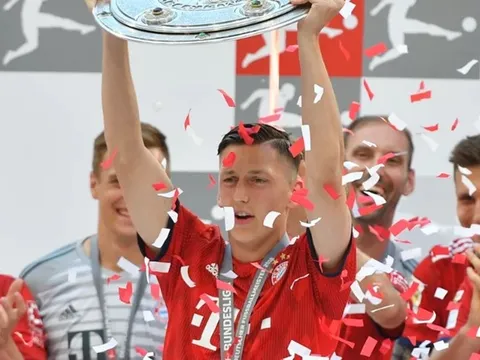 CHÍNH THỨC: Bayern bán đi cái tên đầu tiên trong mùa hè