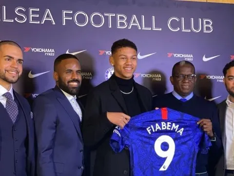 CHÍNH THỨC! Chelsea đón tân binh đầu tiên sau án cấm