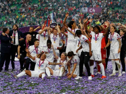 CHÍNH THỨC! Đã có đội bóng đầu tiên 4 năm liên tiếp vô địch Champions League