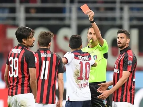 CHÍNH THỨC: Đánh trọng tài, sao AC Milan nhận án phạt cực nặng