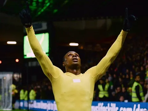 CHÍNH THỨC: Man Utd trao số áo 'cực chất' cho Odion Ighalo