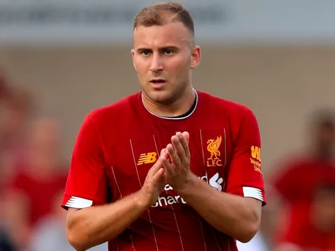 CHÍNH THỨC! Liverpool đẩy đi cái tên đầu tiên ở chợ Đông