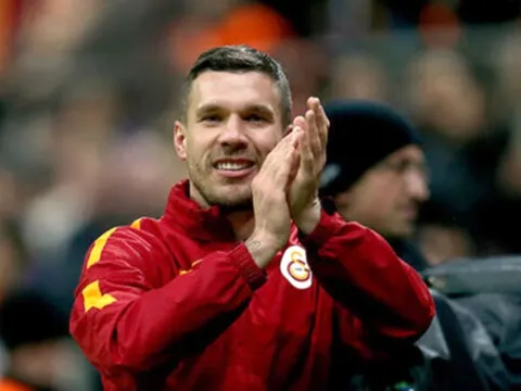 CHÍNH THỨC! Lukas Podolski trở lại châu Âu