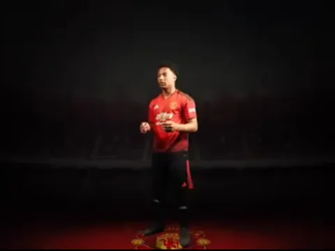 CHÍNH THỨC! Man Utd chiêu mộ "hàng hot" từ Ajax