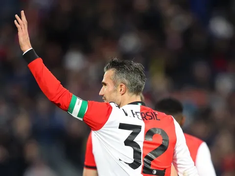 CHÍNH THỨC: 'Sát thủ một chạm' của Man Utd giải nghệ