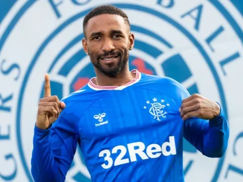 CHÍNH THỨC! Steven Gerrard chiêu mộ thành công Jermain Defoe