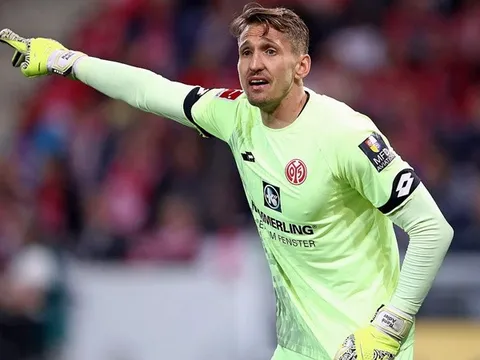 CHÍNH THỨC: Thủ môn đỉnh nhất Bundesliga 2008 tuyên bố giải nghệ