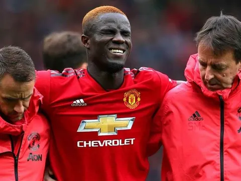 CHÍNH THỨC: Trung vệ Man Utd nghỉ đến hết mùa