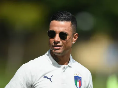 Choáng! "Crisitano Ronaldo" rạng rỡ khoác lên mình áo tập tuyển Italia