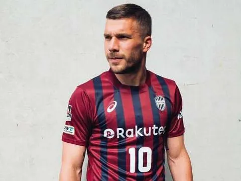 Chơi bóng ở Nhật, Podolski vẫn mách nước cho Unai Emery