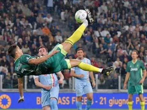 Chùm ảnh: Cristiano Ronaldo suýt lập lại siêu phẩm vào lưới Buffon