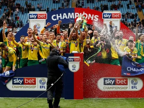 Chùm ảnh: Ngày đăng quang chức vô địch của Norwich City