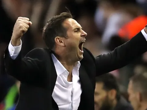 Chung kết play-off giành suất lên NHA: 1 suất, 1 số tiền và 1 chiếc ghế