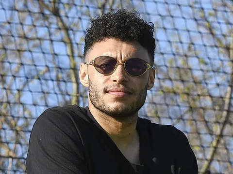 Chứng kiến bạn 'cùng cảnh ngộ' tỏa sáng, Chamberlain không khỏi chạnh lòng