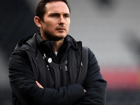 Có một Championship căng thẳng kịch tính không kém gì Premier League