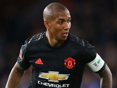 Có mục tiêu mới, Inter trở mặt với "ông lão" của Man Utd