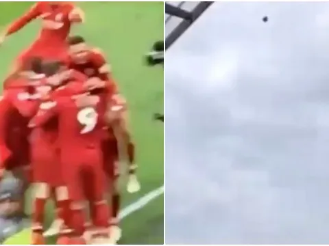 Van Dijk ăn mừng bằng cách gửi trái bóng cho... người ngoài hành tinh