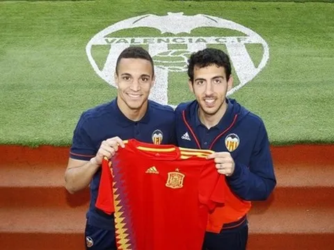 Còn "cay" sau trận chung kết, Barca đòi cuỗm luôn bộ đôi của Valencia
