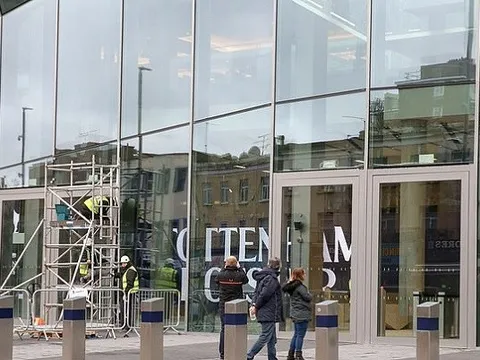 Công nhân làm việc ngày đêm, SVĐ 850 triệu bảng của Tottenham đếm ngược ngày khánh thành