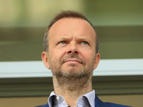 Cú lừa chấn động! Chủ tịch đến Manchester chốt bom tấn bị Man Utd trở mặt lật kèo