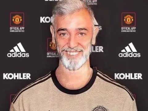 Cười té ghế với loạt ảnh chế Man Utd mua Bruno Fernandes