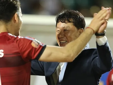 Cựu GĐKT HAGL: 'Cầu thủ Việt Nam có vẻ không hiểu gì về chuyên nghiệp'